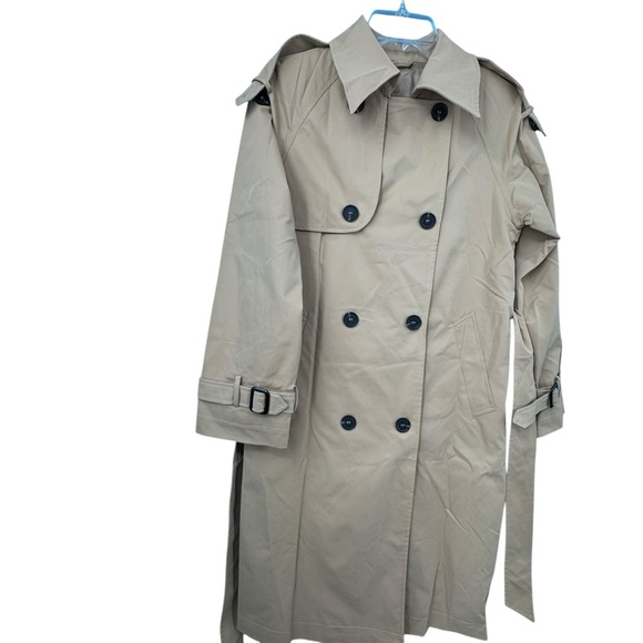 Chic Tan Trench Coat - Picture 6 of 9